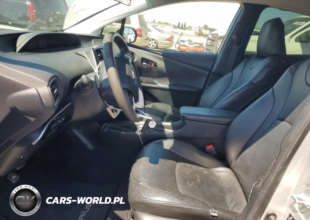 2017 Toyota Prius Two VIN:JTDKBRFU3H3576547 - 7