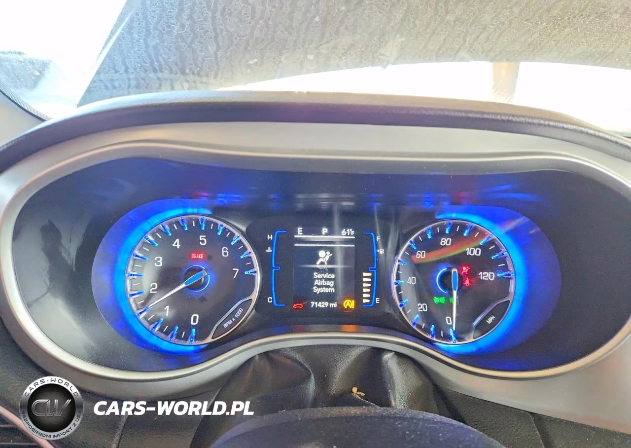2020 Chrysler Pacifica Touring L VIN:2C4RC1BG3LR113093 - 9
