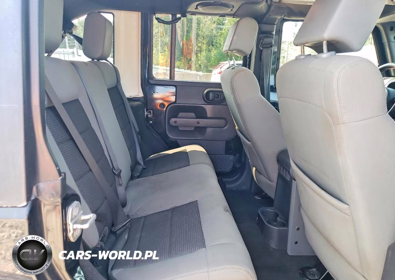 2010 Jeep Wrangler Unlimited VIN:1J4BA5H15AL101996 - 10