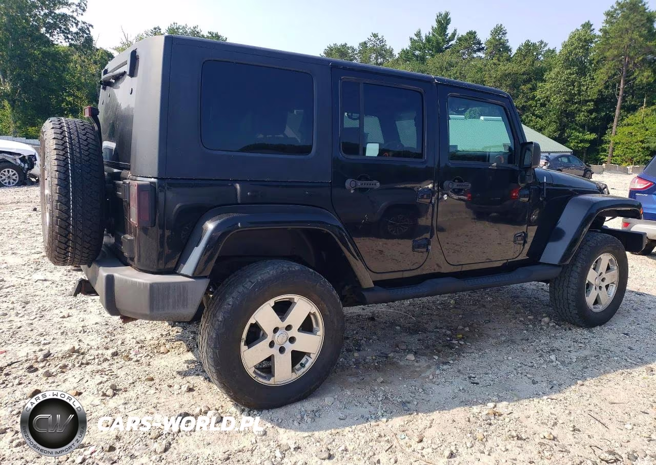 2010 Jeep Wrangler Unlimited VIN:1J4BA5H15AL101996 - 3