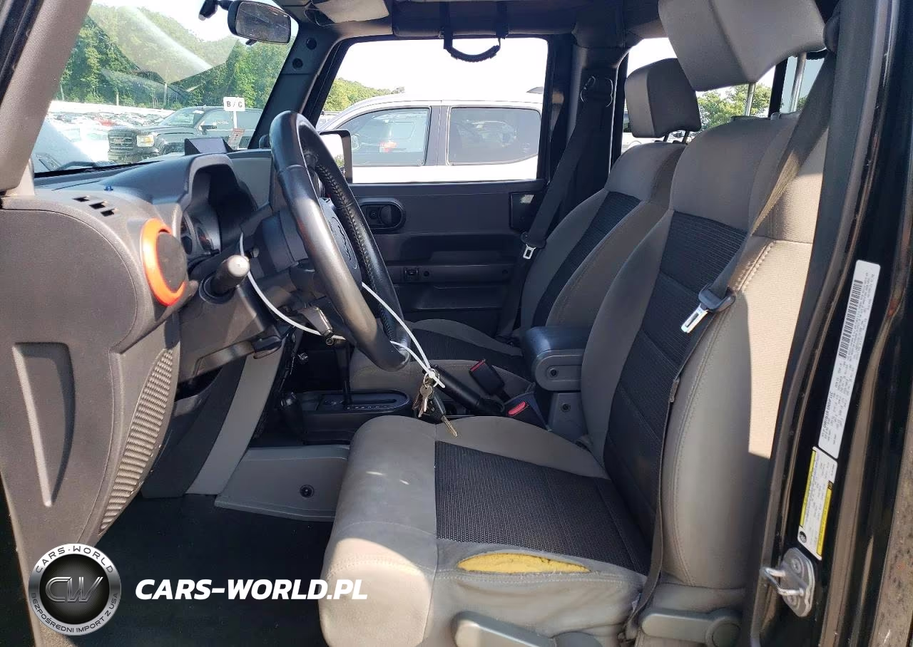 2010 Jeep Wrangler Unlimited VIN:1J4BA5H15AL101996 - 7