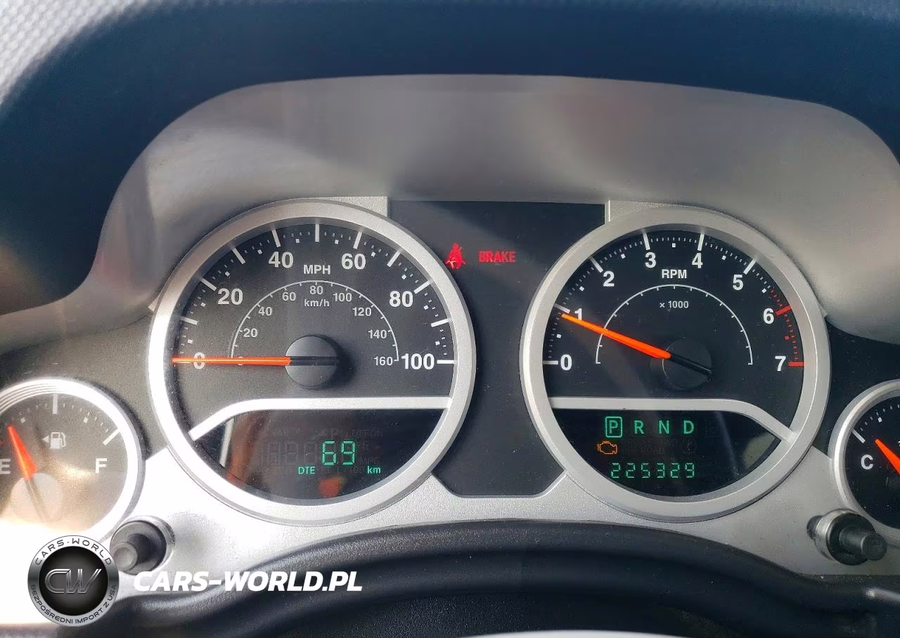2010 Jeep Wrangler Unlimited VIN:1J4BA5H15AL101996 - 9