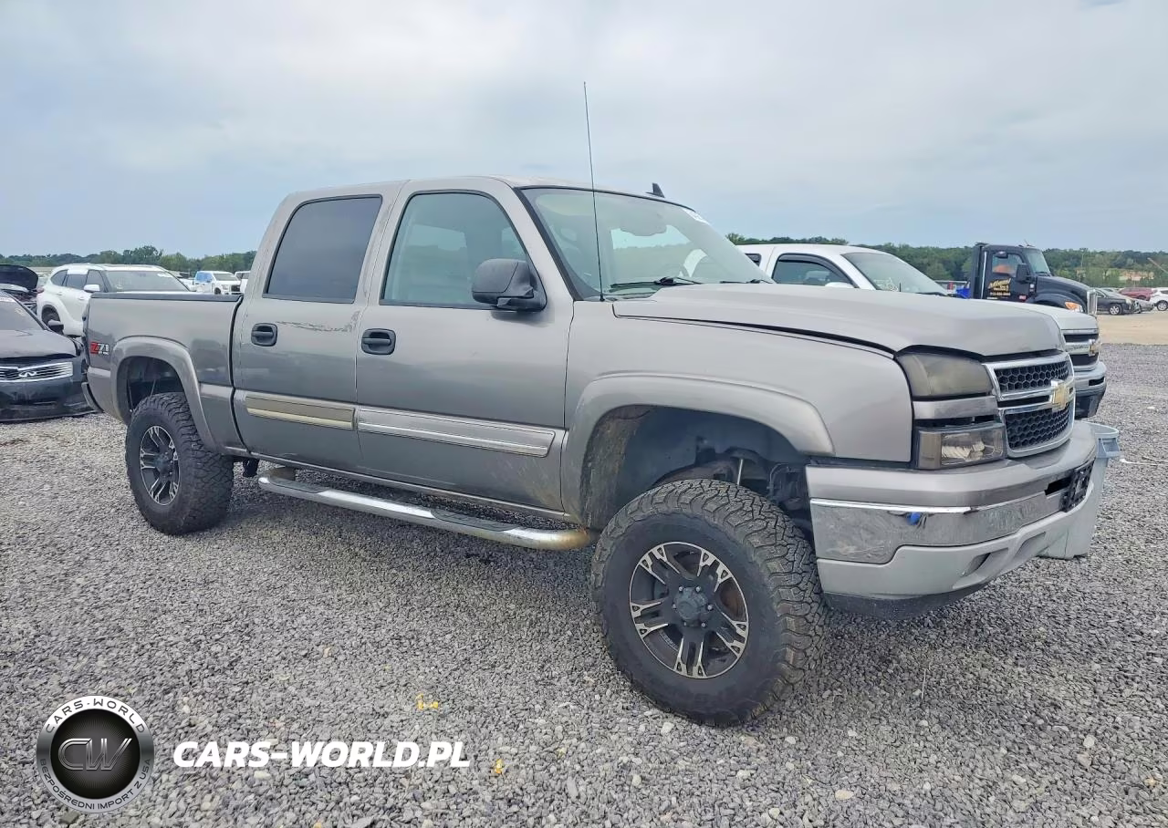 2007 Chevrolet Silverado K1500 Classic Crew Cab VIN:2GCEK13Z171165795 - 4