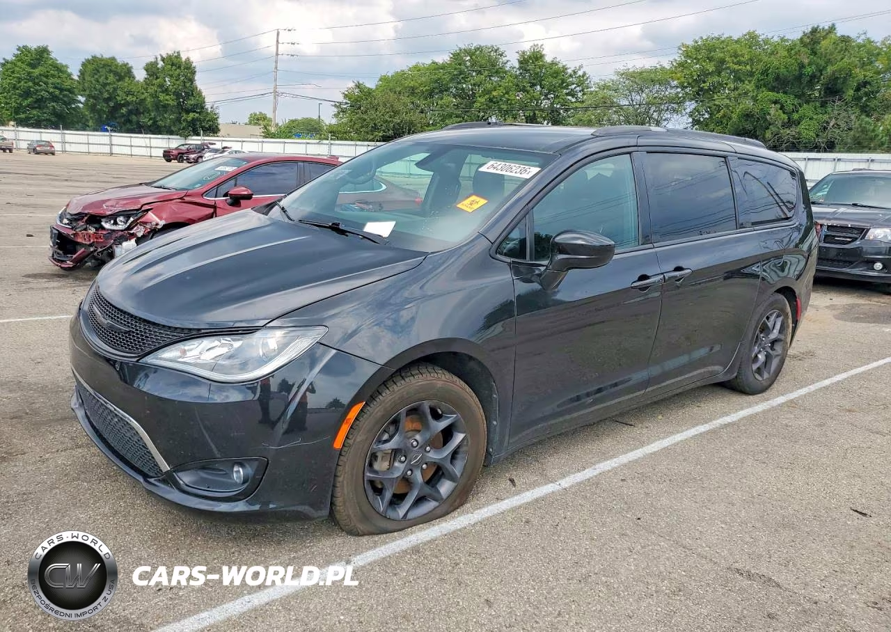 2019 Chrysler Pacifica Touring L Plus VIN:2C4RC1EG9KR699034 - 1