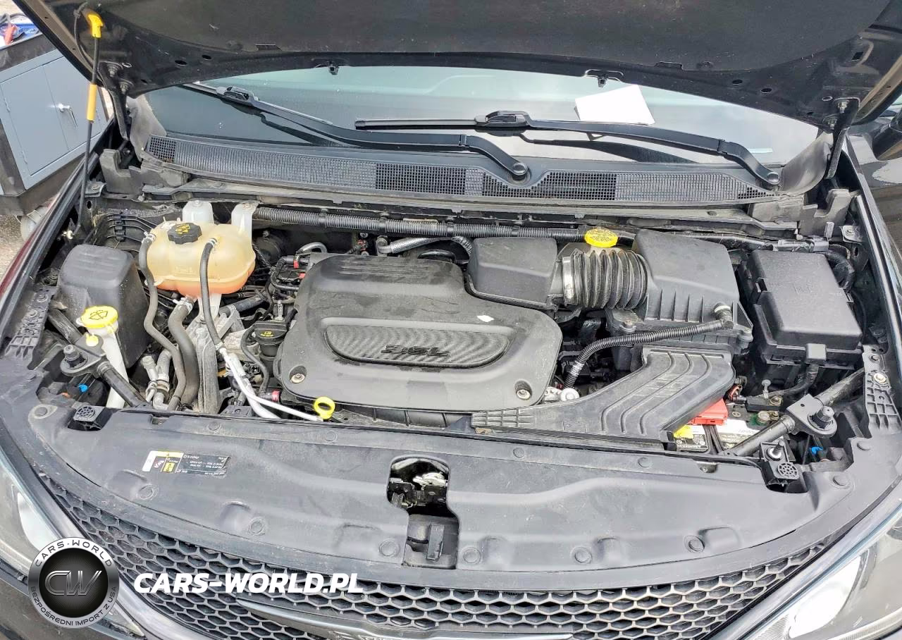 2019 Chrysler Pacifica Touring L Plus VIN:2C4RC1EG9KR699034 - 12