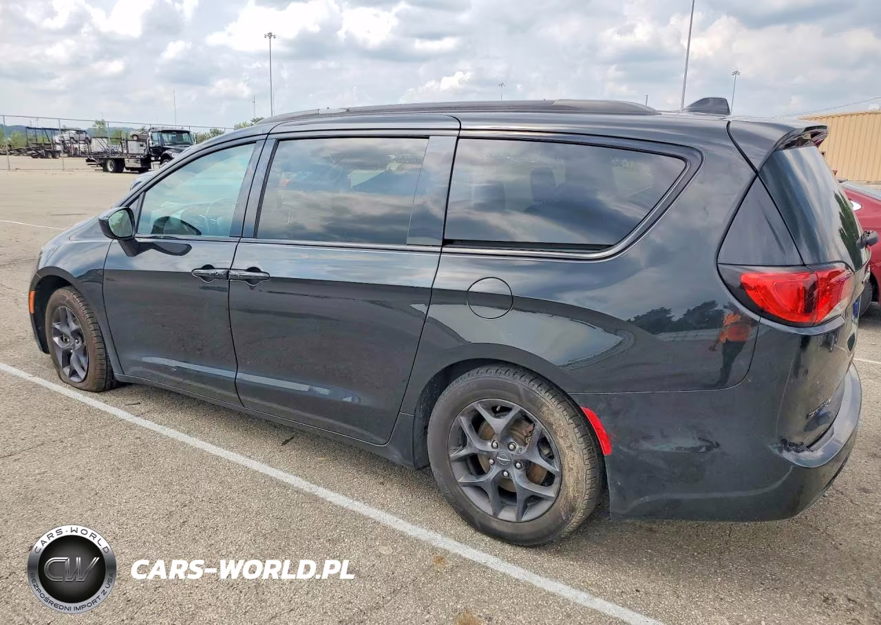 2019 Chrysler Pacifica Touring L Plus VIN:2C4RC1EG9KR699034 - 2