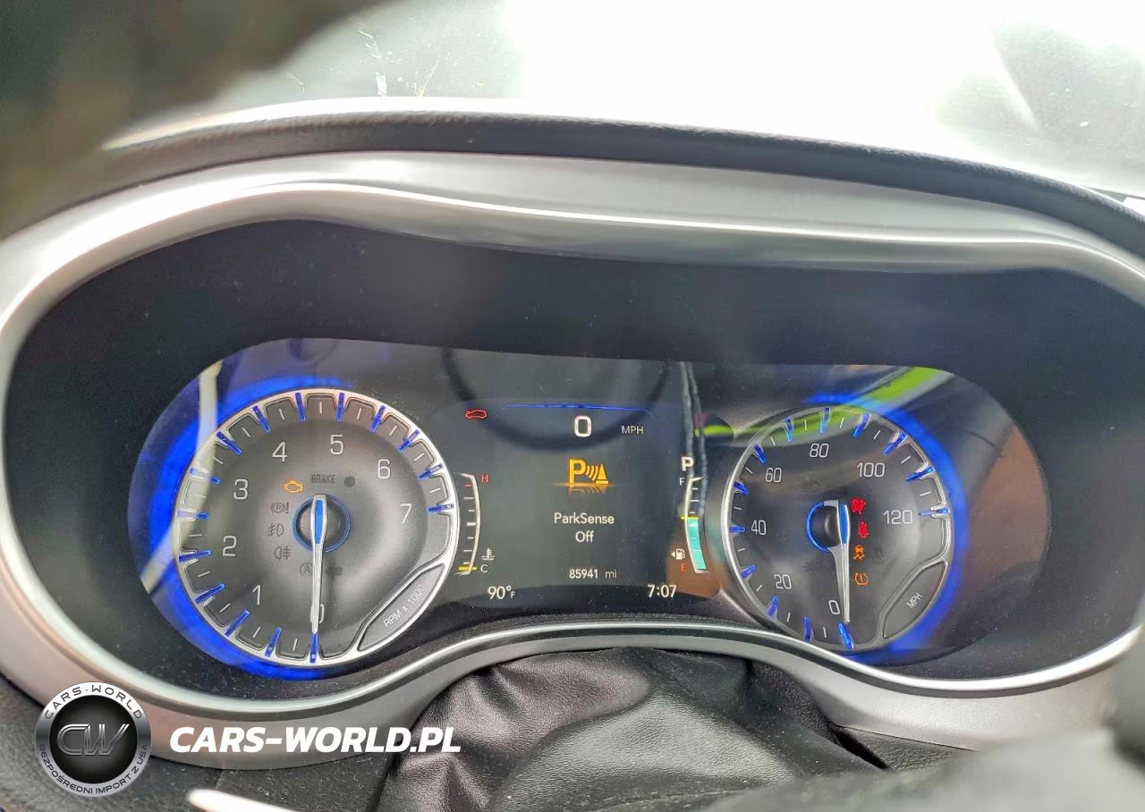 2019 Chrysler Pacifica Touring L Plus VIN:2C4RC1EG9KR699034 - 9