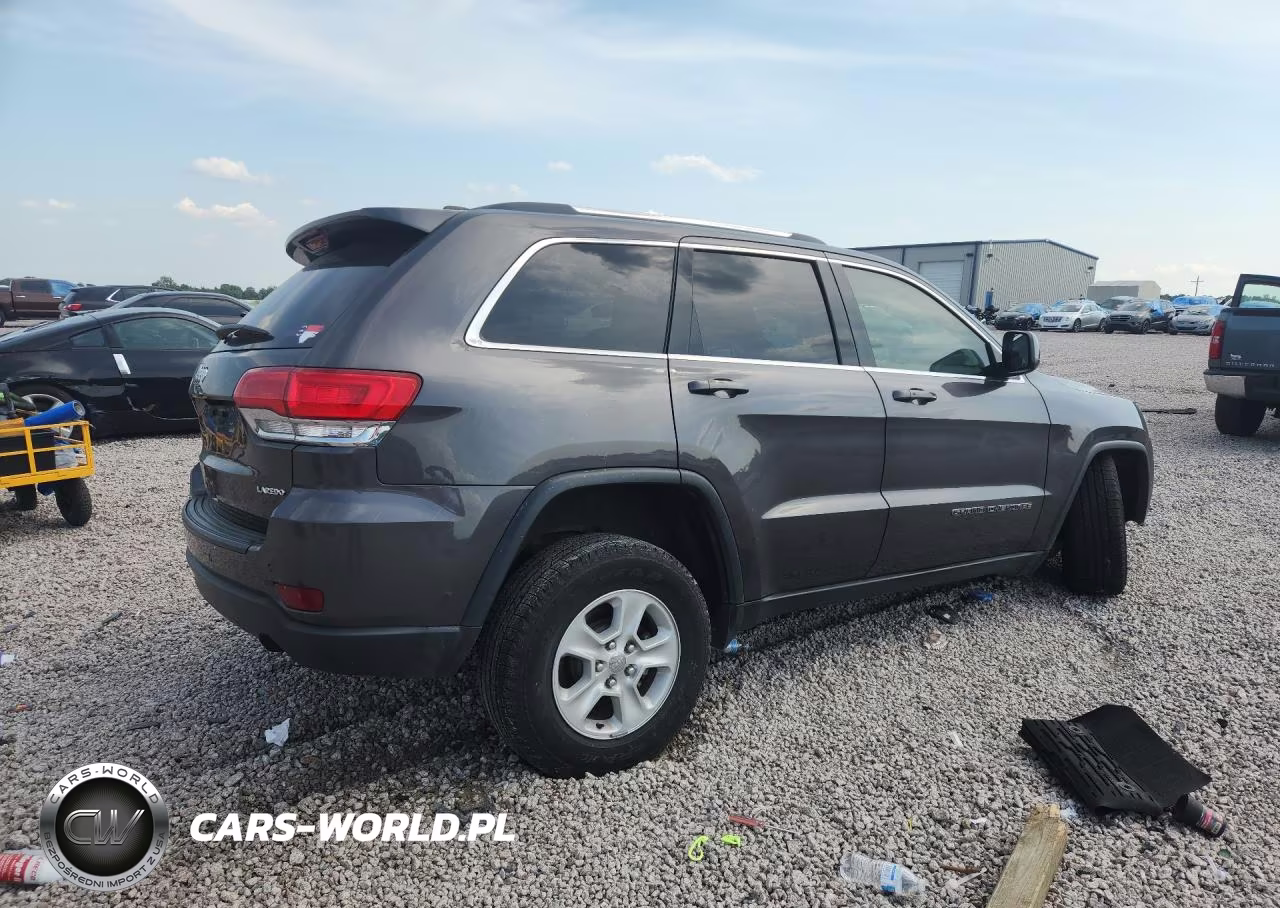 2017 Jeep Grand Cherokee Laredo VIN:1C4RJEAG9HC956164 - 3
