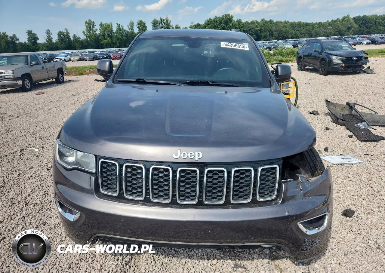 2017 Jeep Grand Cherokee Laredo VIN:1C4RJEAG9HC956164 - 5