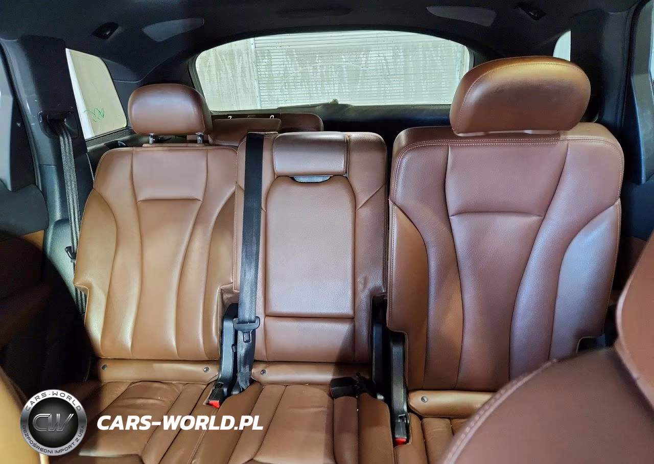 2018 Audi Q7 Premium Plus VIN:WA1LAAF70JD042404 - 10