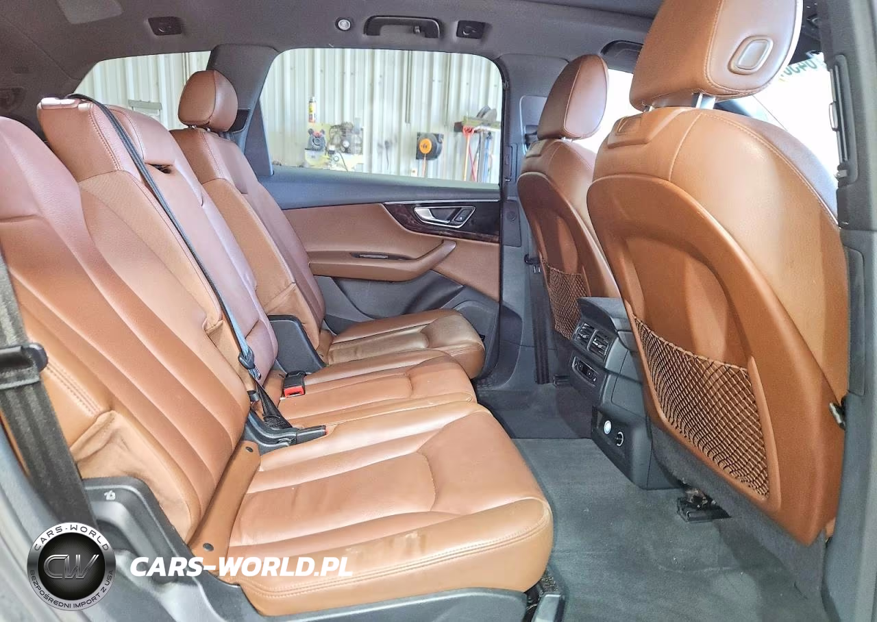 2018 Audi Q7 Premium Plus VIN:WA1LAAF70JD042404 - 11