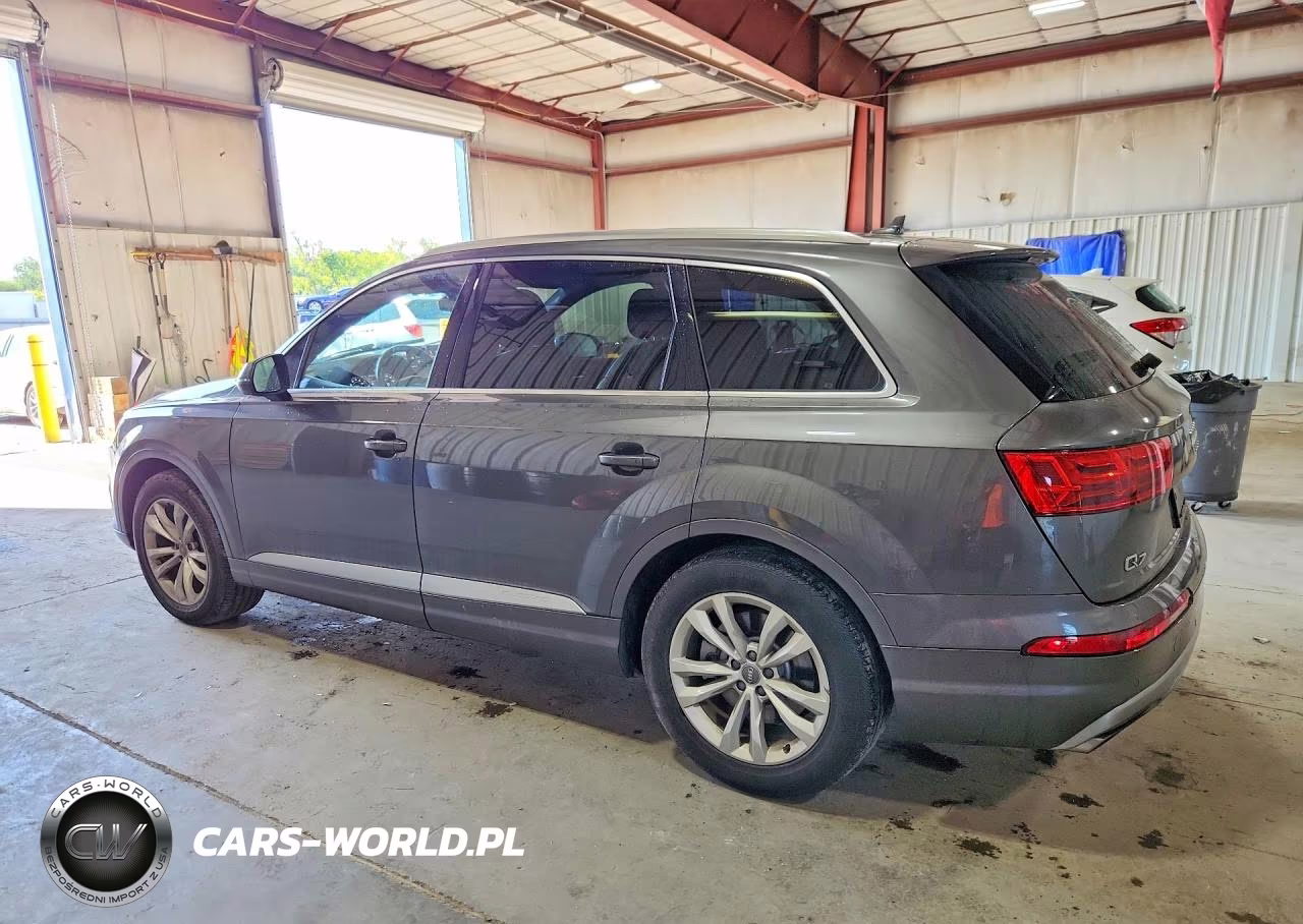 2018 Audi Q7 Premium Plus VIN:WA1LAAF70JD042404 - 2