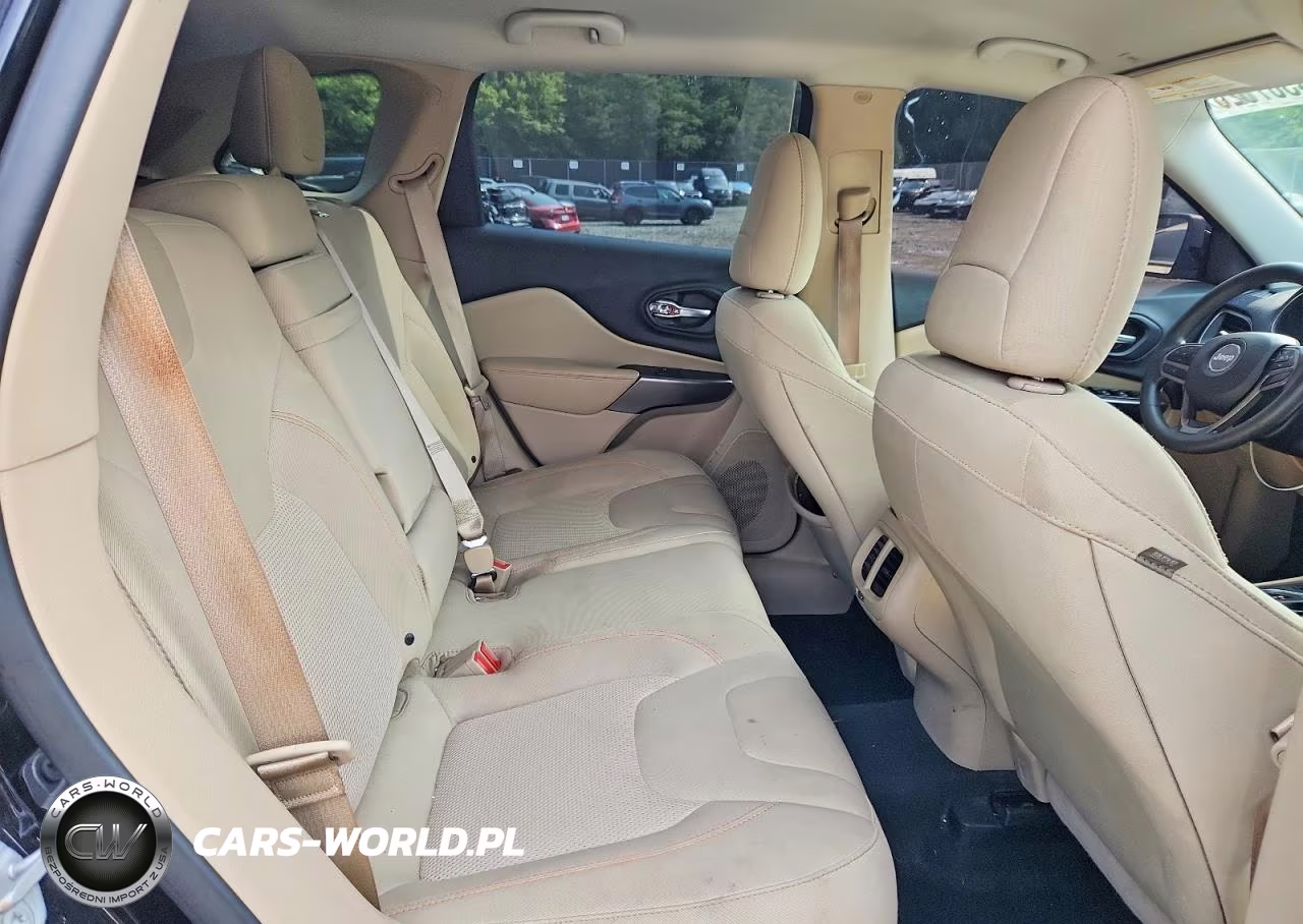 2019 Jeep Cherokee Latitude VIN:1C4PJLCX5KD316723 - 11