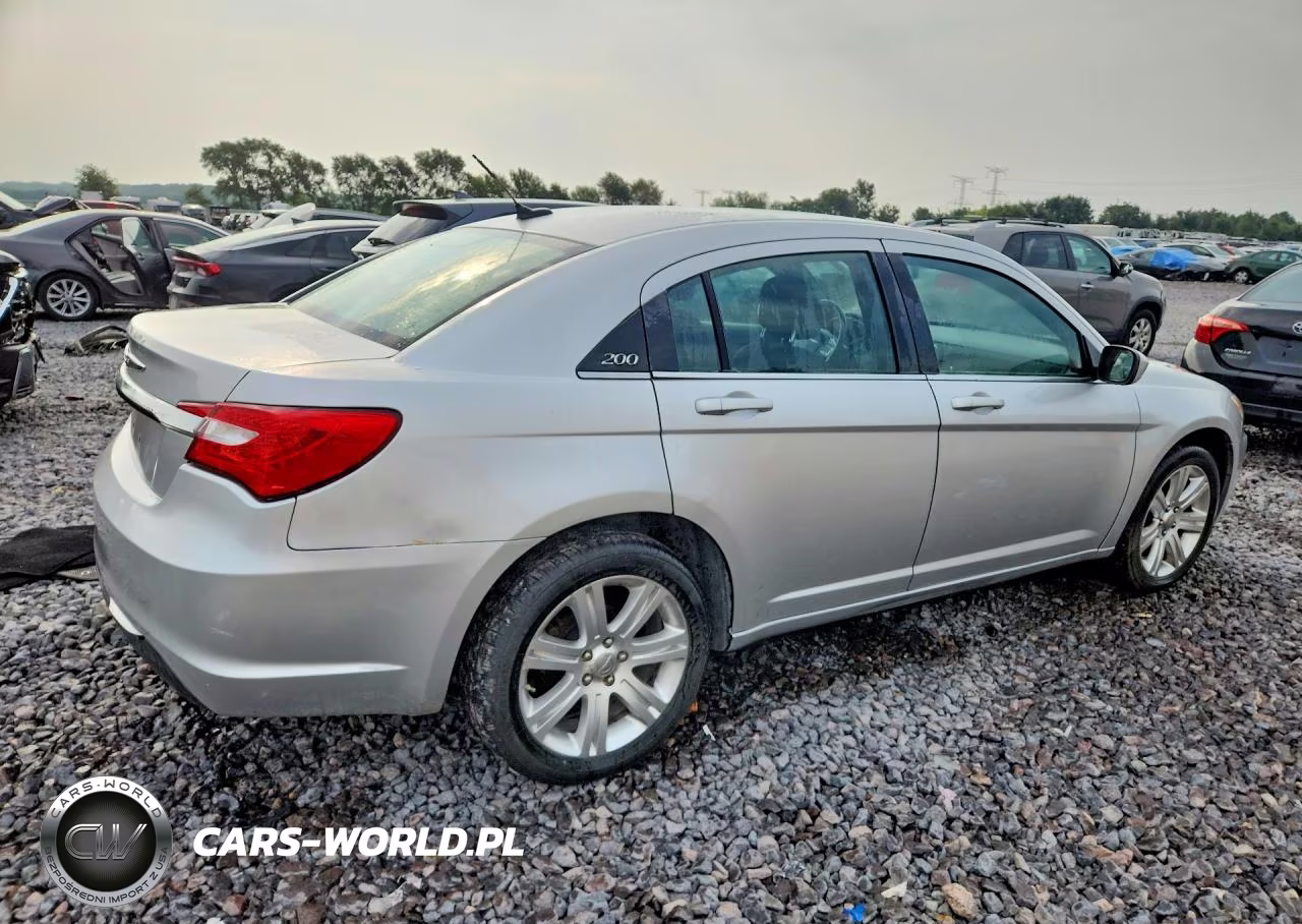 2012 Chrysler 200 Touring VIN:1C3CCBBB9CN278356 - 3