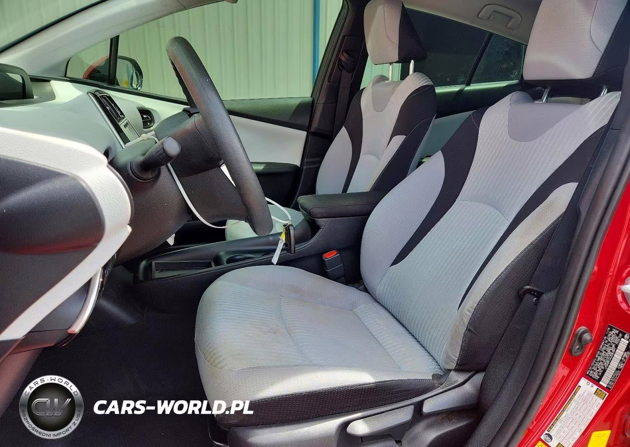 2018 Toyota Prius Two Eco VIN:JTDKARFU4J3067897 - 7