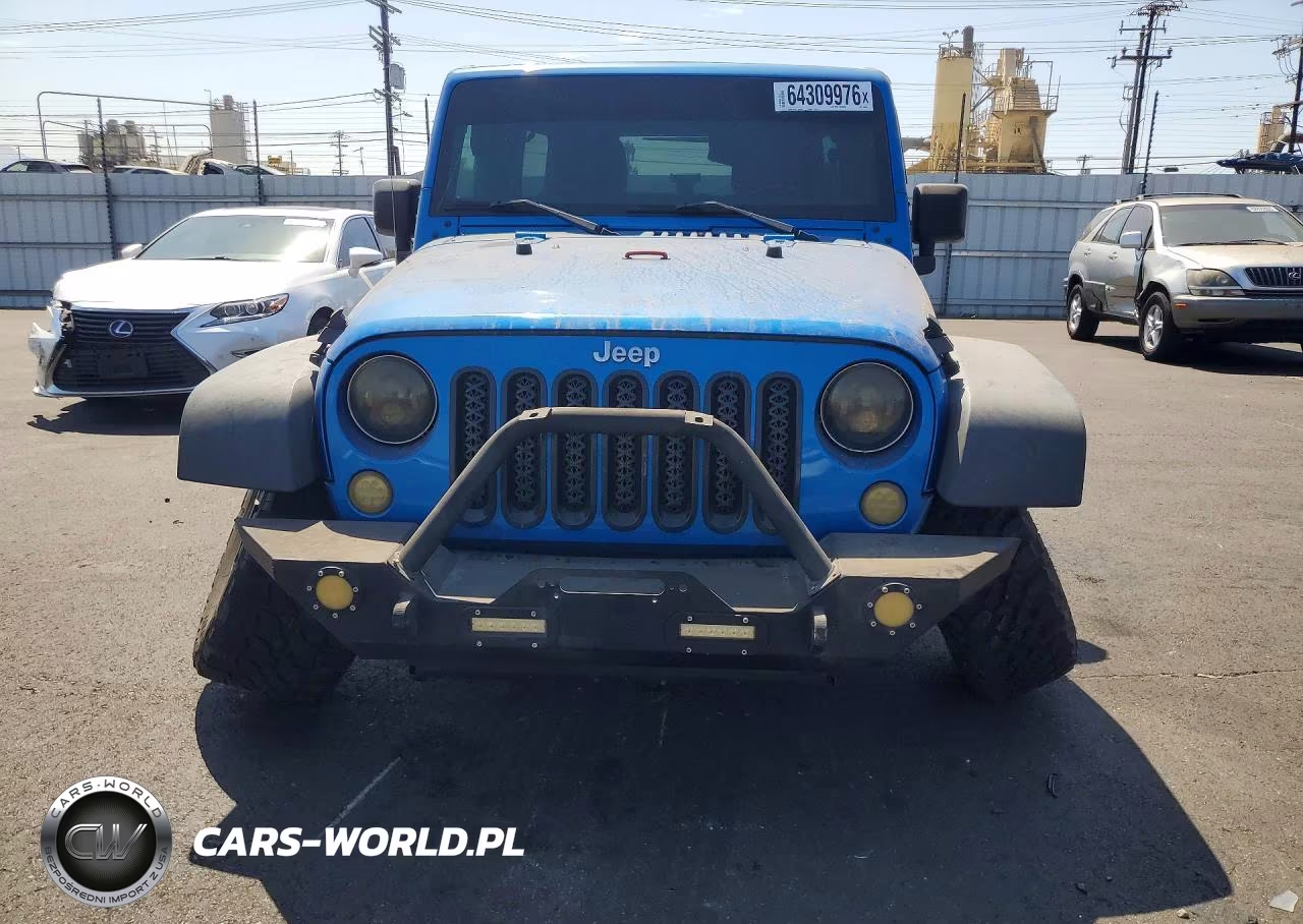 2015 Jeep Wrangler Unlimited Sport VIN:1C4BJWDG9FL570506 - 5