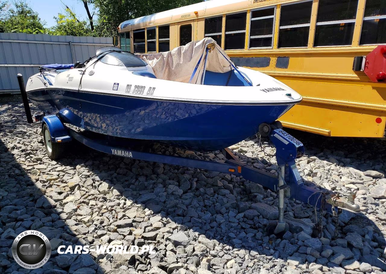 2002 Yamaha Speed Boat