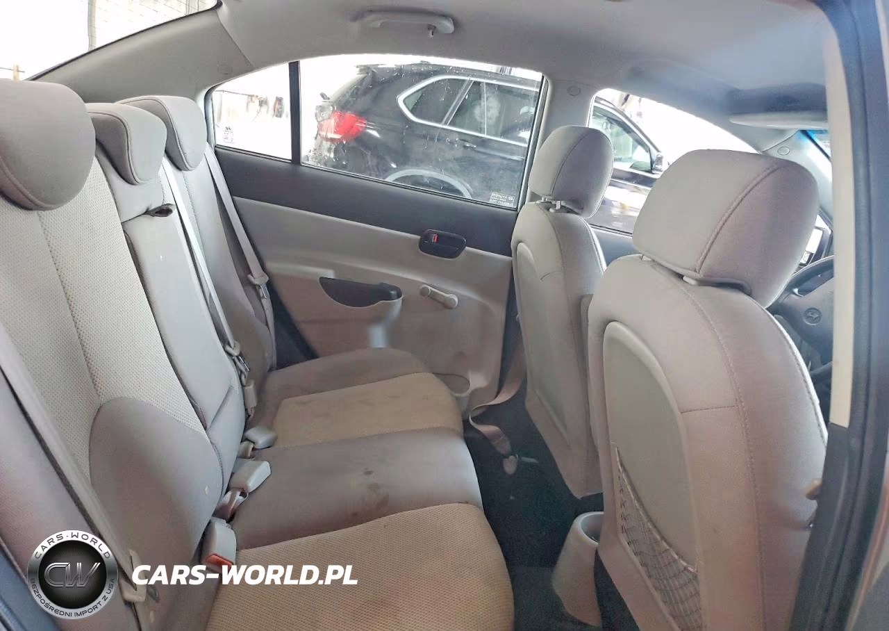 2009 Hyundai Accent Gls VIN:KMHCN46C09U340774 - 10