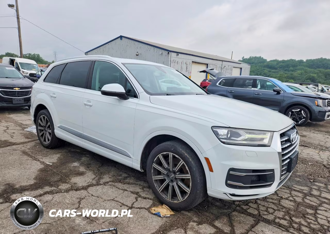 2017 Audi Q7 Premium Plus VIN:WA1LAAF71HD000852 - 4