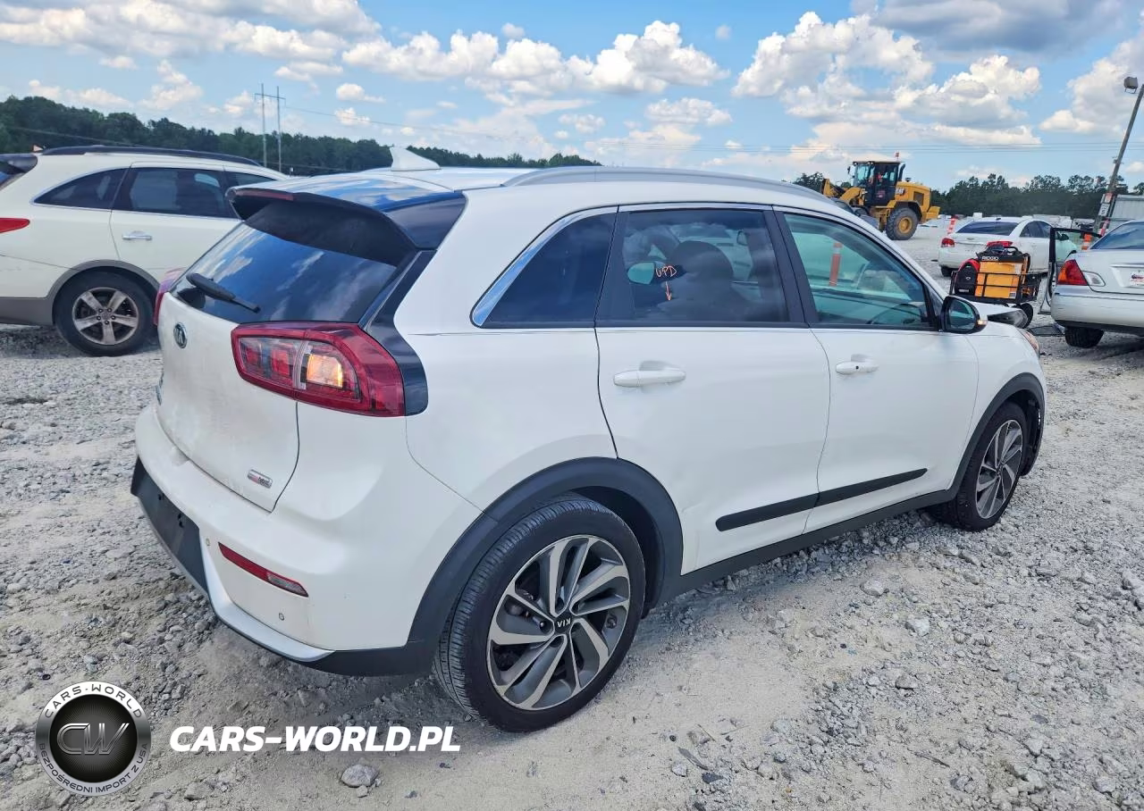 2018 Kia Niro Touring VIN:KNDCE3LC1J5186111 - 3