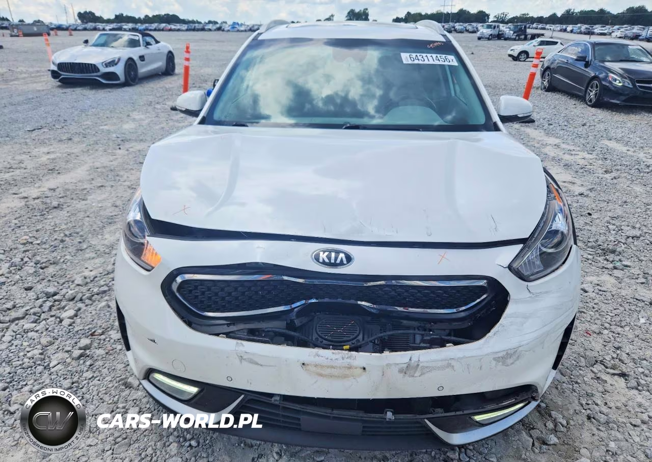 2018 Kia Niro Touring VIN:KNDCE3LC1J5186111 - 5