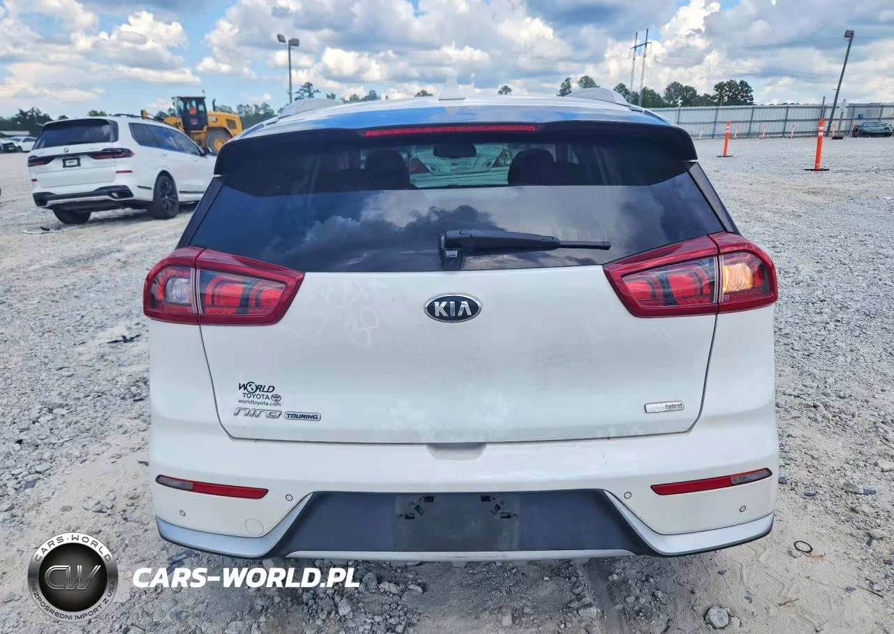 2018 Kia Niro Touring VIN:KNDCE3LC1J5186111 - 6
