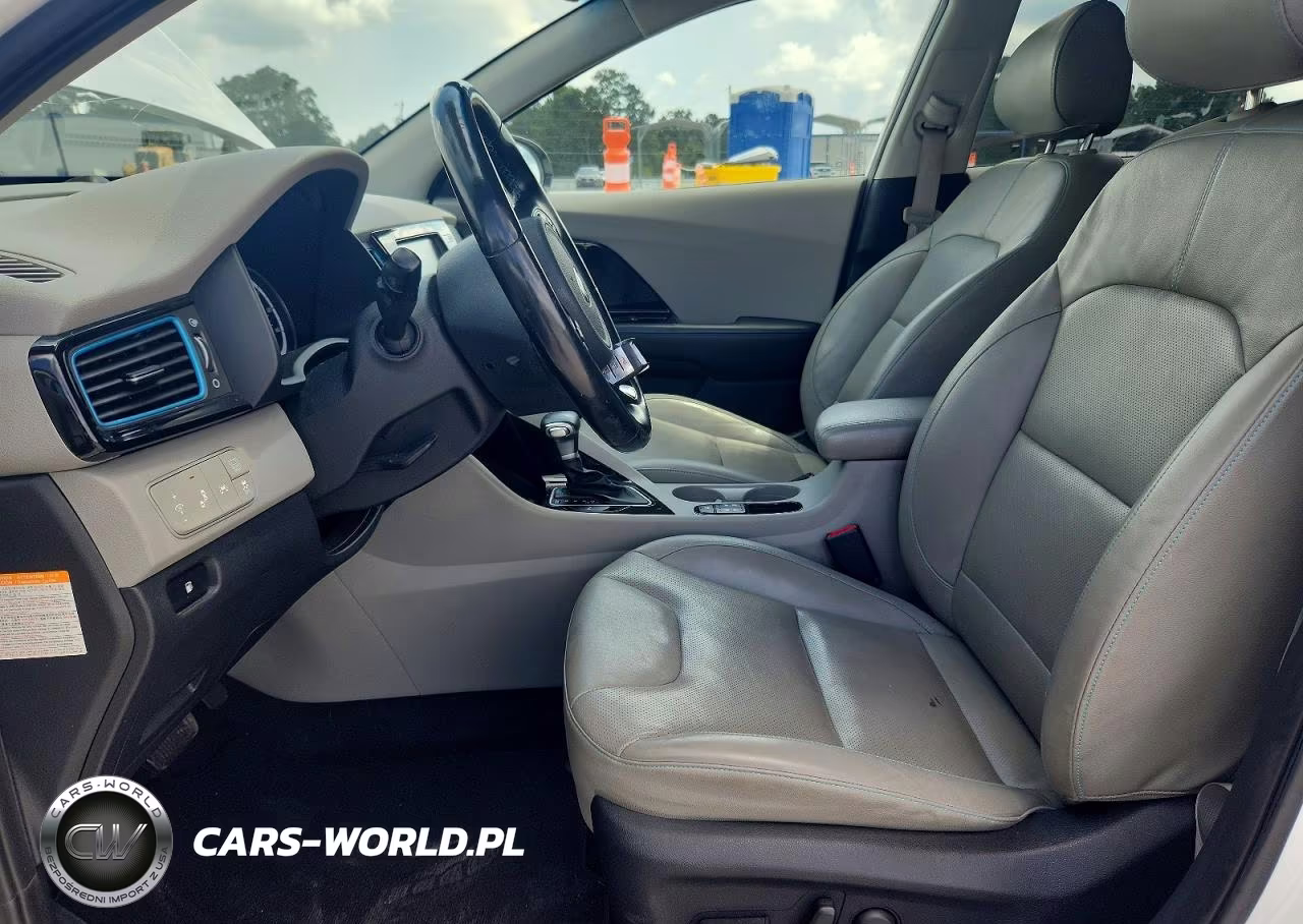 2018 Kia Niro Touring VIN:KNDCE3LC1J5186111 - 7