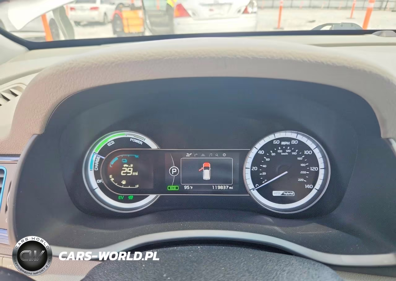 2018 Kia Niro Touring VIN:KNDCE3LC1J5186111 - 9