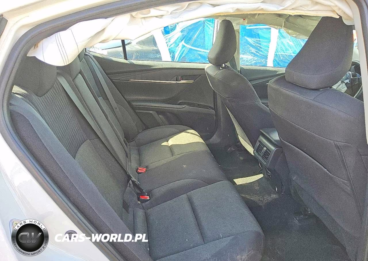 2025 Toyota Camry Le VIN:4T1DAACK4SU117377 - 10