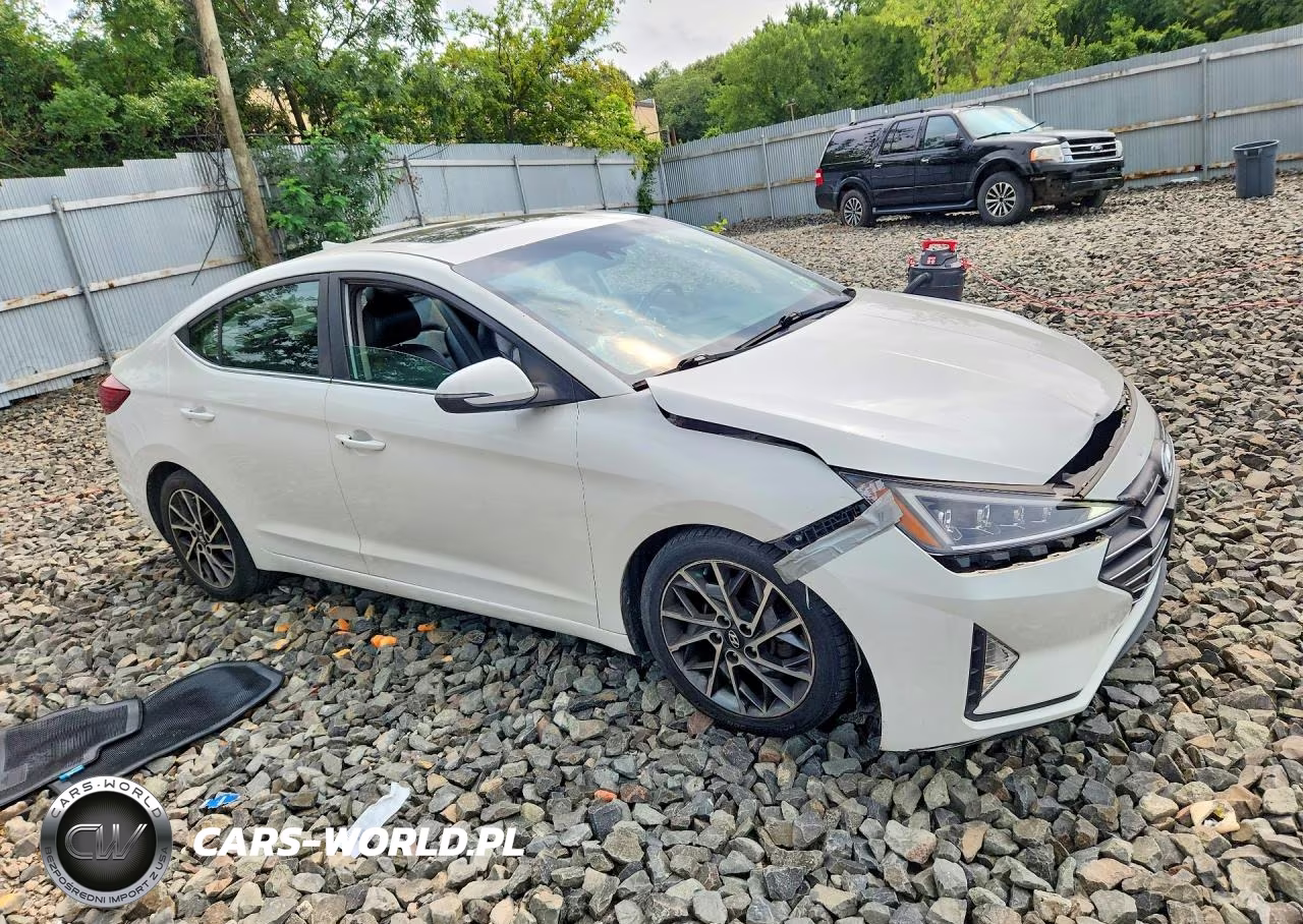 2019 Hyundai Elantra Limited VIN:5NPD84LF1KH415643 - 4
