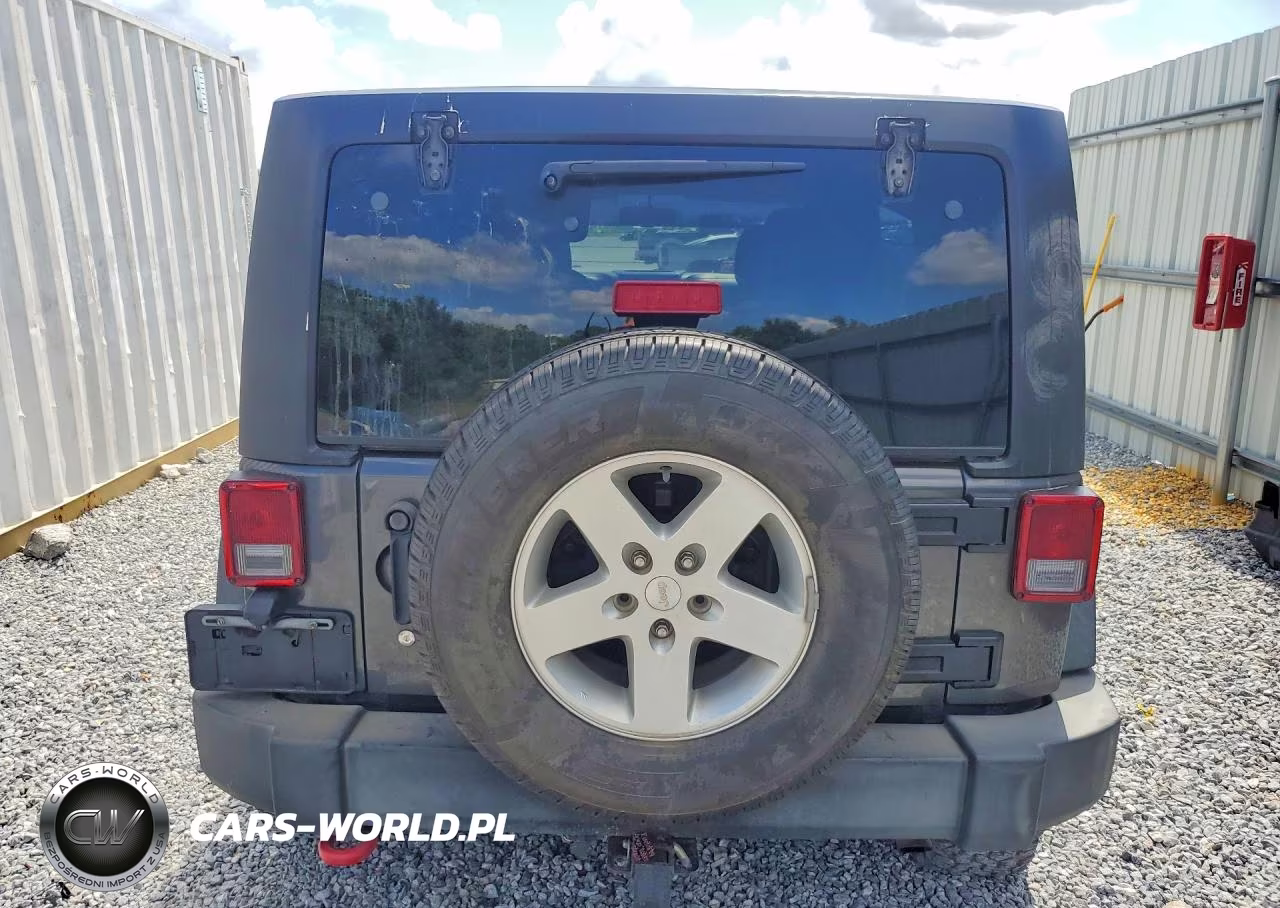 2016 Jeep Wrangler Unlimited Sport VIN:1C4BJWDG1GL338516 - 6