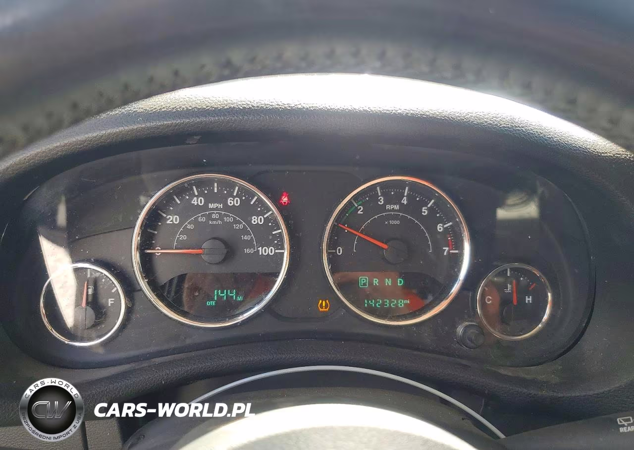 2016 Jeep Wrangler Unlimited Sport VIN:1C4BJWDG1GL338516 - 9