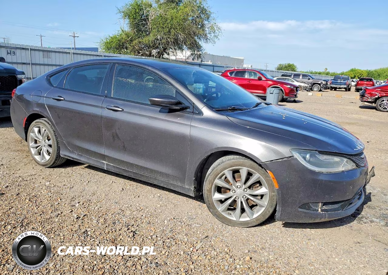 2015 Chrysler 200 S VIN:1C3CCCBG1FN514942 - 4