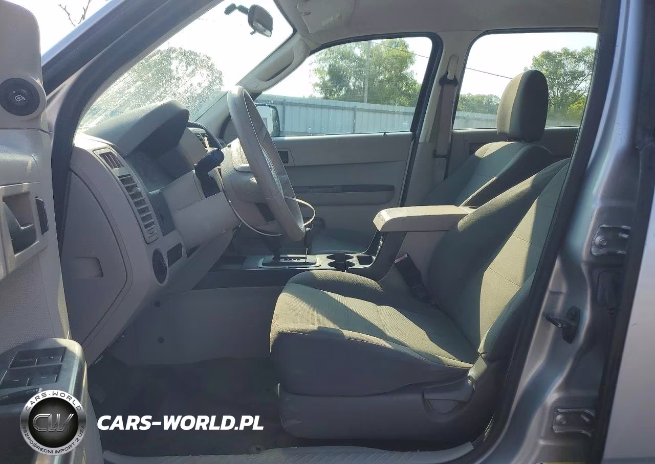 2011 Ford Escape Xls VIN:1FMCU0C75BKC21882 - 7
