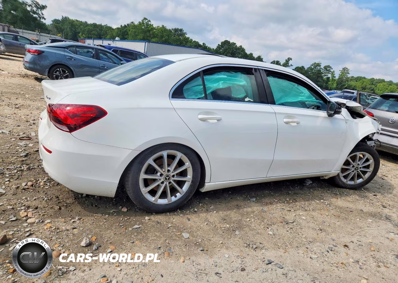 2020 Mercedes-Benz A 220 4Matic VIN:W1K3G4FB3LJ211898 - 3