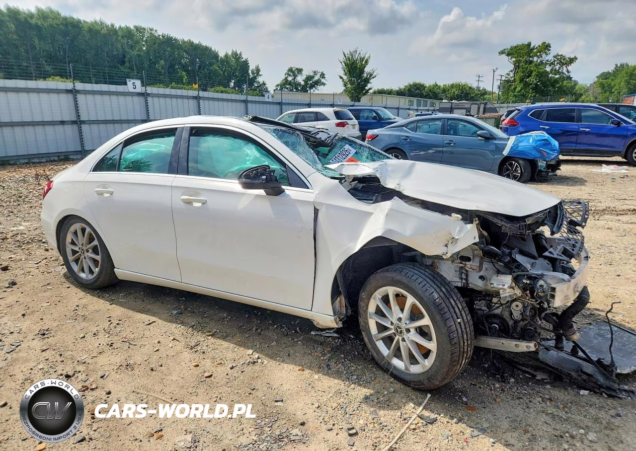 2020 Mercedes-Benz A 220 4Matic VIN:W1K3G4FB3LJ211898 - 4