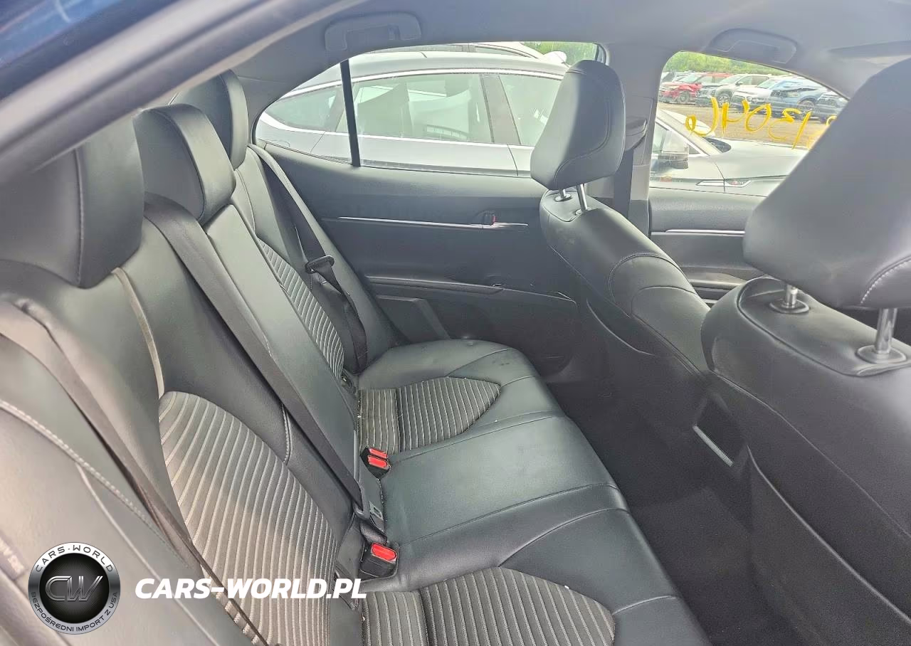 2018 Toyota Camry Se VIN:JTNB11HK2J3016133 - 10