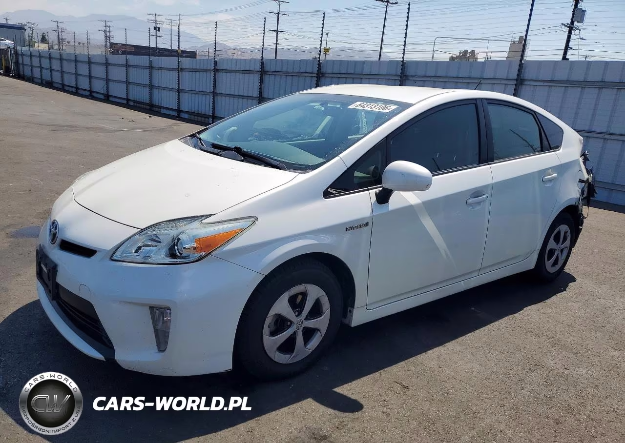 2014 Toyota Prius Three – zdjęcie 1 z 13