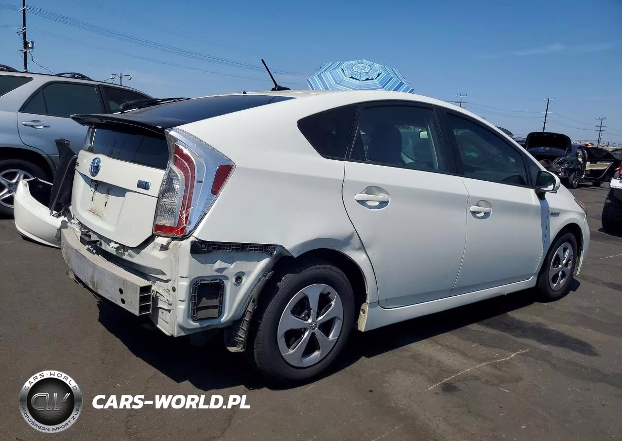 2014 Toyota Prius Three VIN:JTDKN3DU8E1778394 - 3
