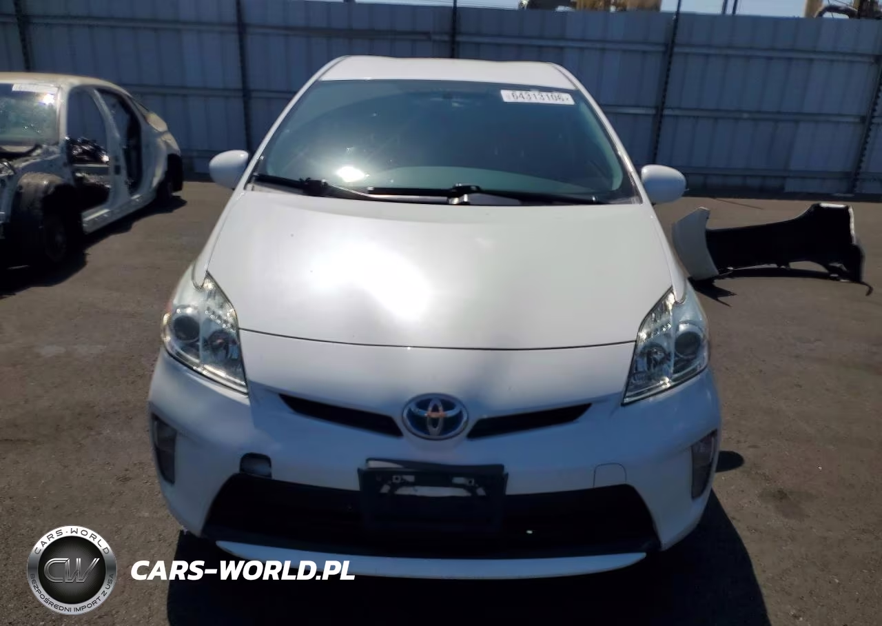 2014 Toyota Prius Three VIN:JTDKN3DU8E1778394 - 5