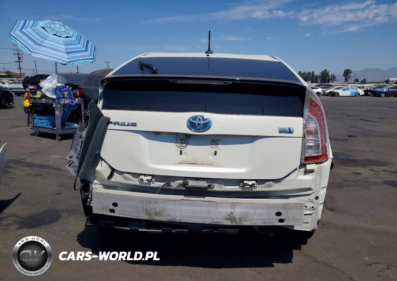 2014 Toyota Prius Three VIN:JTDKN3DU8E1778394 - 6