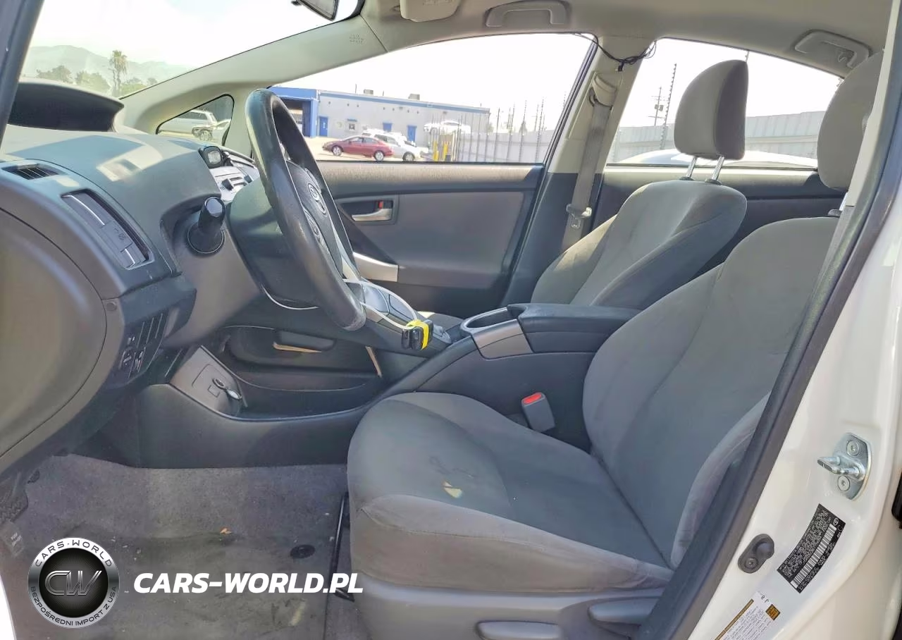 2014 Toyota Prius Three VIN:JTDKN3DU8E1778394 - 7