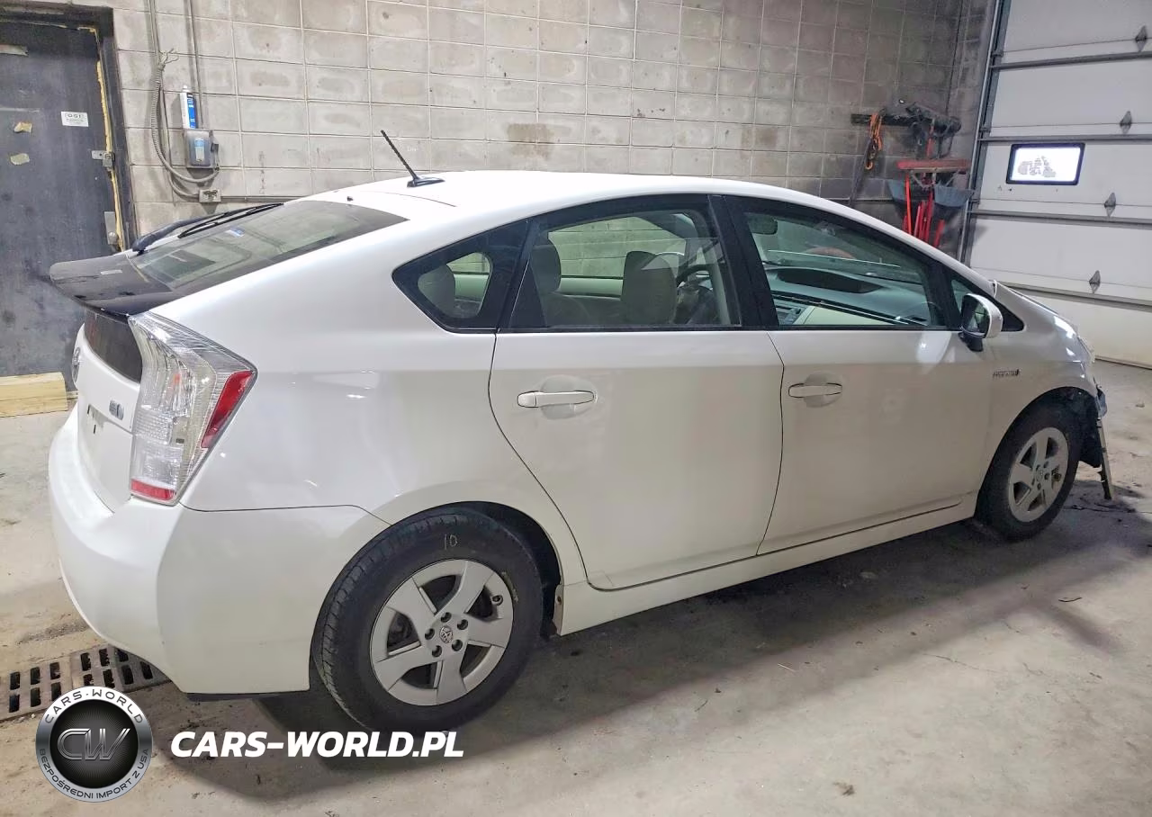2011 Toyota Prius Two VIN:JTDKN3DU1B1408741 - 3