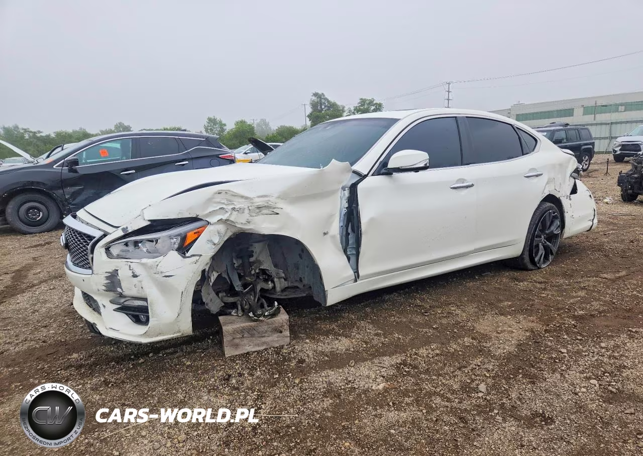 2018 Infiniti Q70 5.6 Luxe