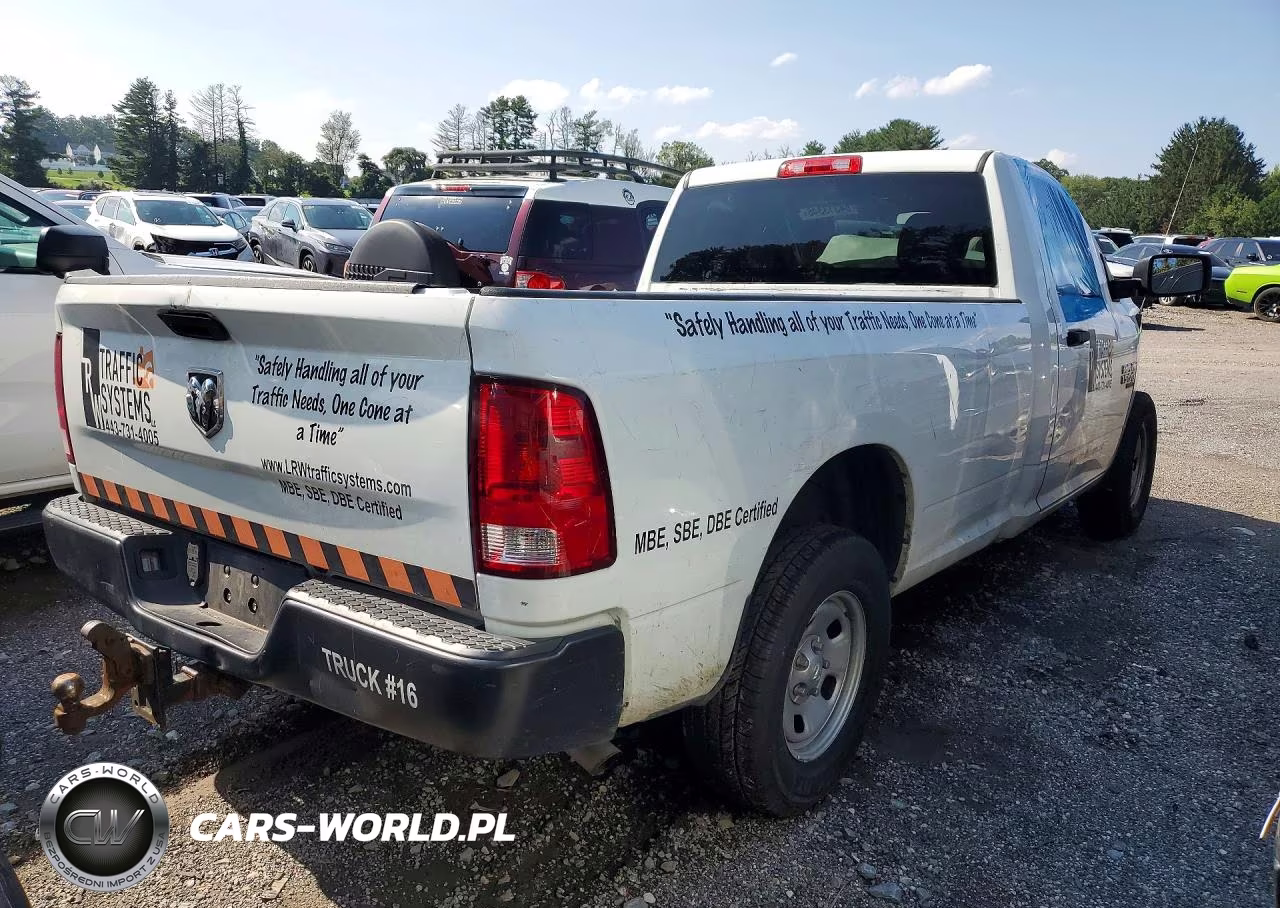 2022 Ram 1500 Classic Tradesman VIN:3C6JR6DG9NG233938 - 3