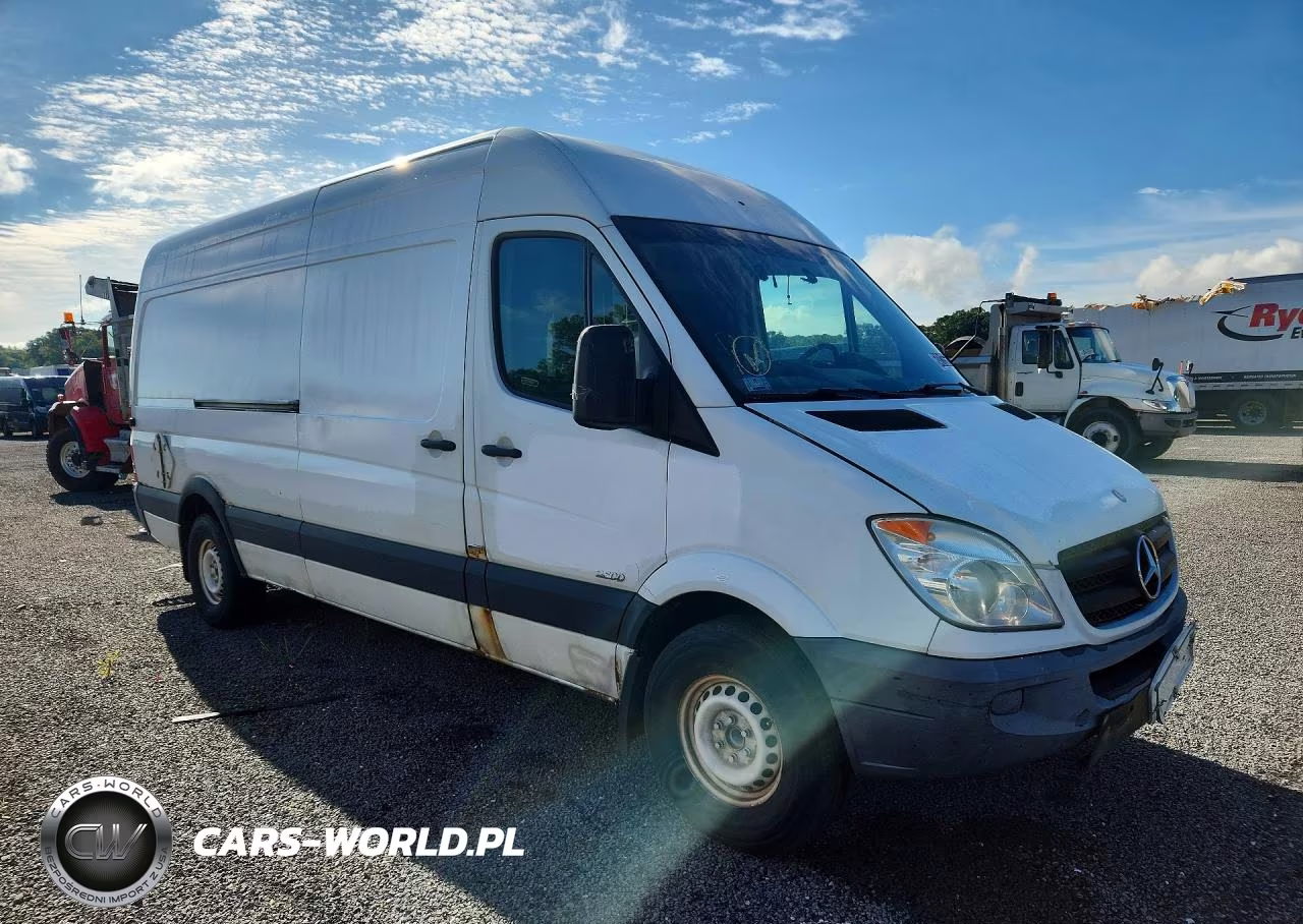 2012 Mercedes-Benz Sprinter 2500 Delivery Van VIN:WD3PE8CB0C5700579 - 4