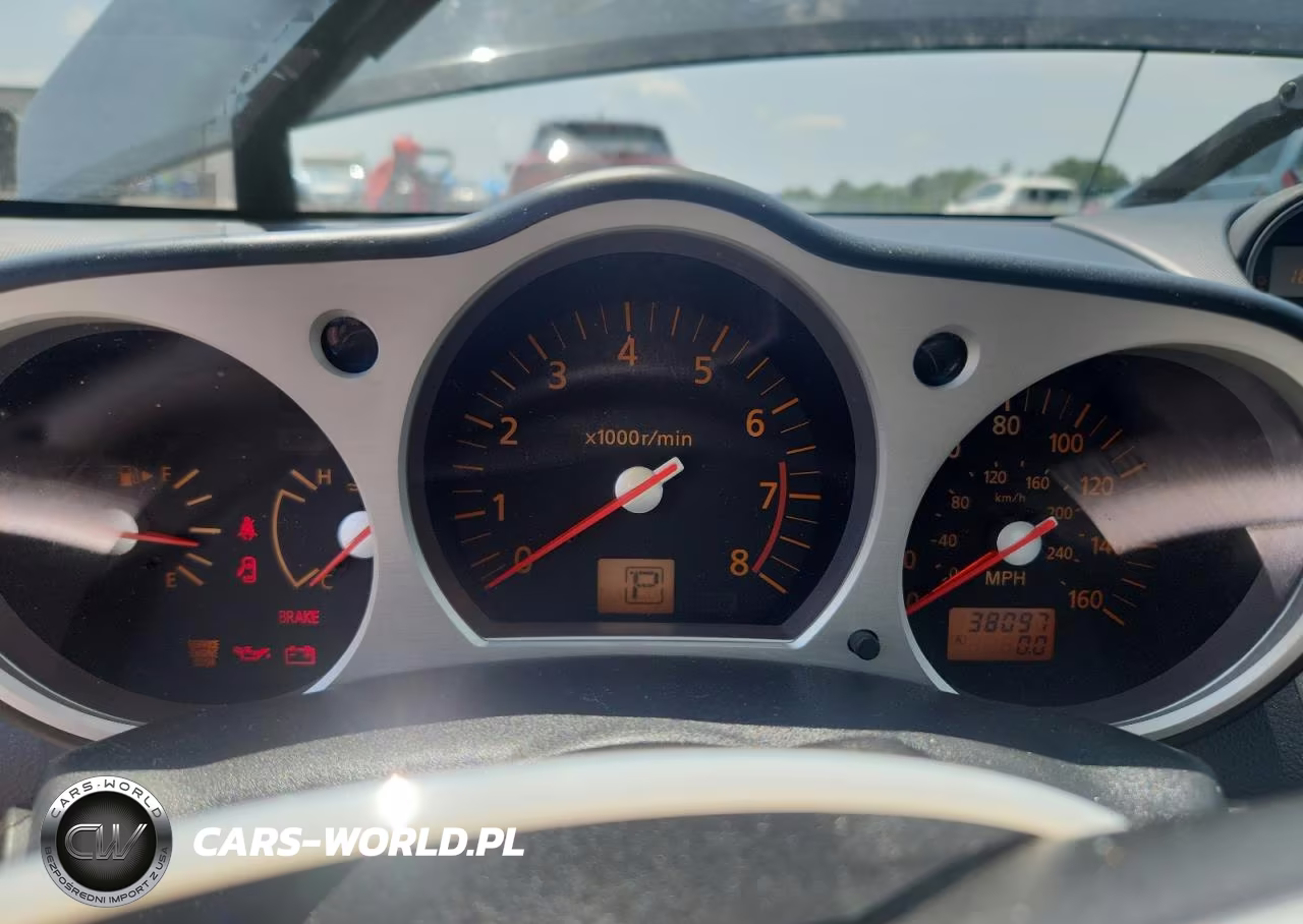 2005 Nissan 350Z Base VIN:JN1AZ34D15M606404 - 9
