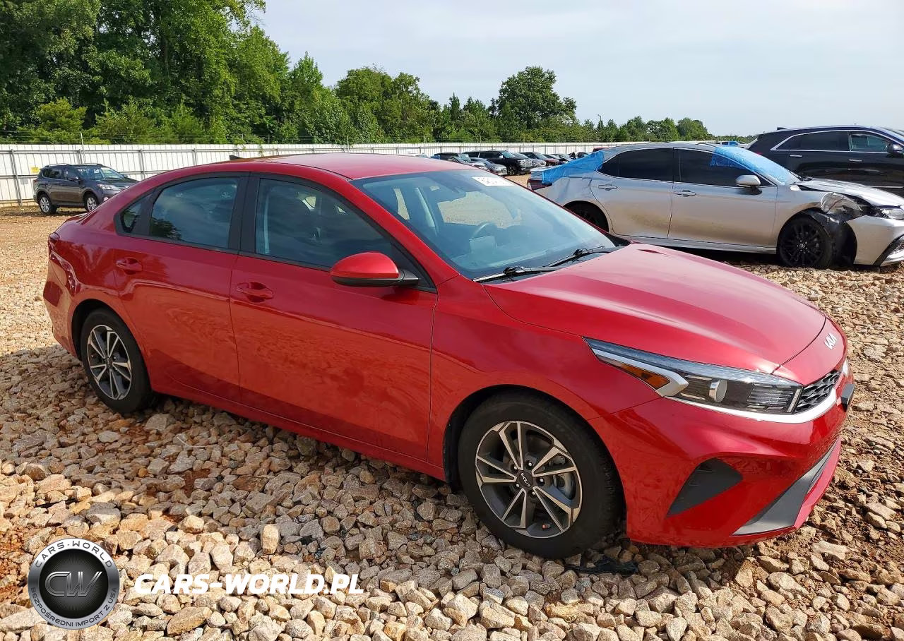 2022 Kia Forte Lxs VIN:3KPF24AD4NE447913 - 4