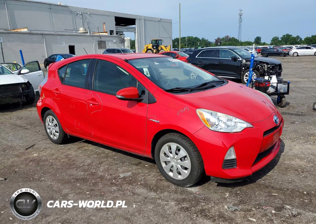 2014 Toyota Prius C Two VIN:JTDKDTB31E1077273 - 4