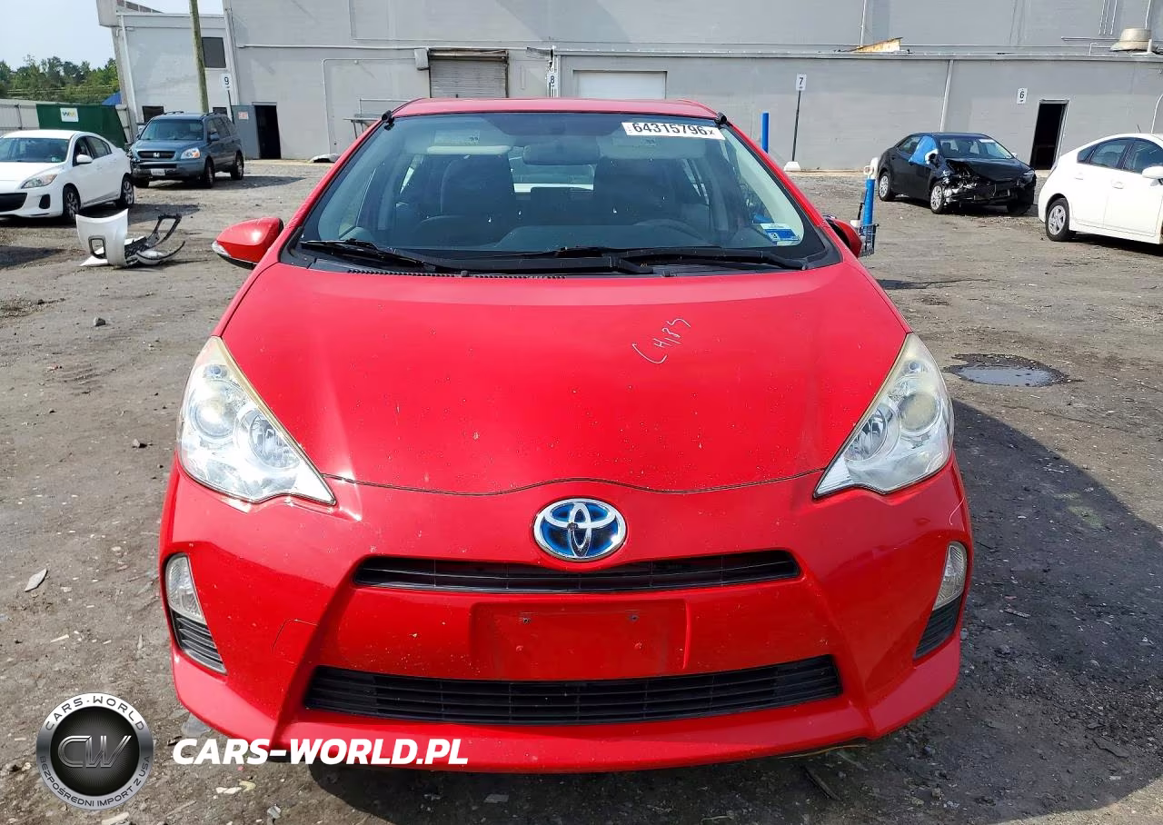 2014 Toyota Prius C Two VIN:JTDKDTB31E1077273 - 5